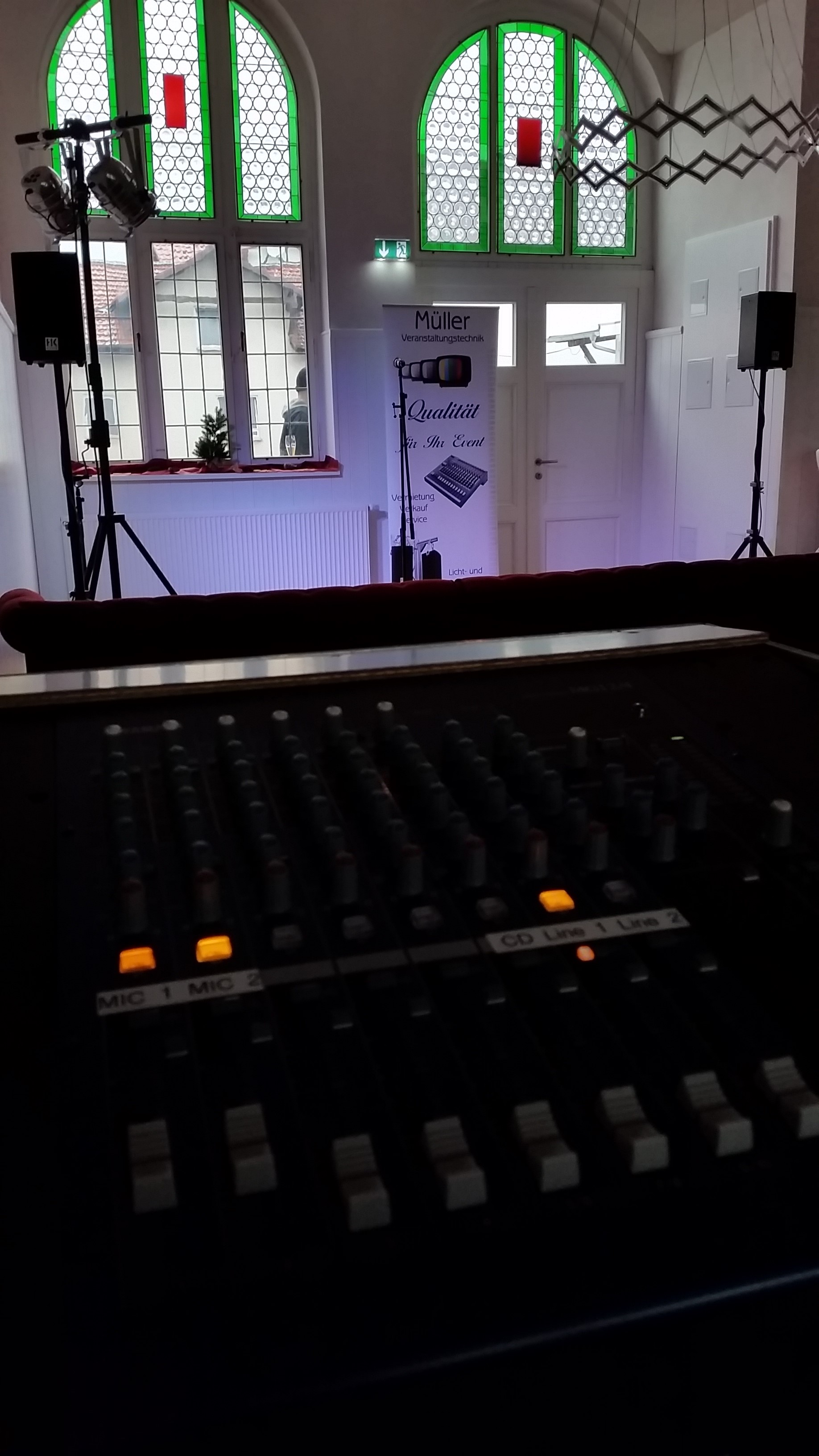 Kleine Bühne, großer Auftritt. Der Poetry-Slam Fritzlar mit Licht und Tontechnik von uns.